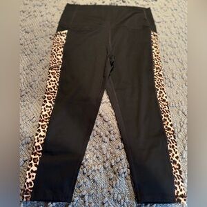 Zyia 3/4 legging with leopard side strip.